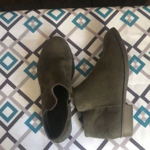 Half cut boots